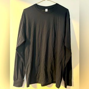 Black medium long sleeve shirt